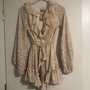 HELLO MOLLY - LONGSLEEVE NUDE/BEIGE DRESS